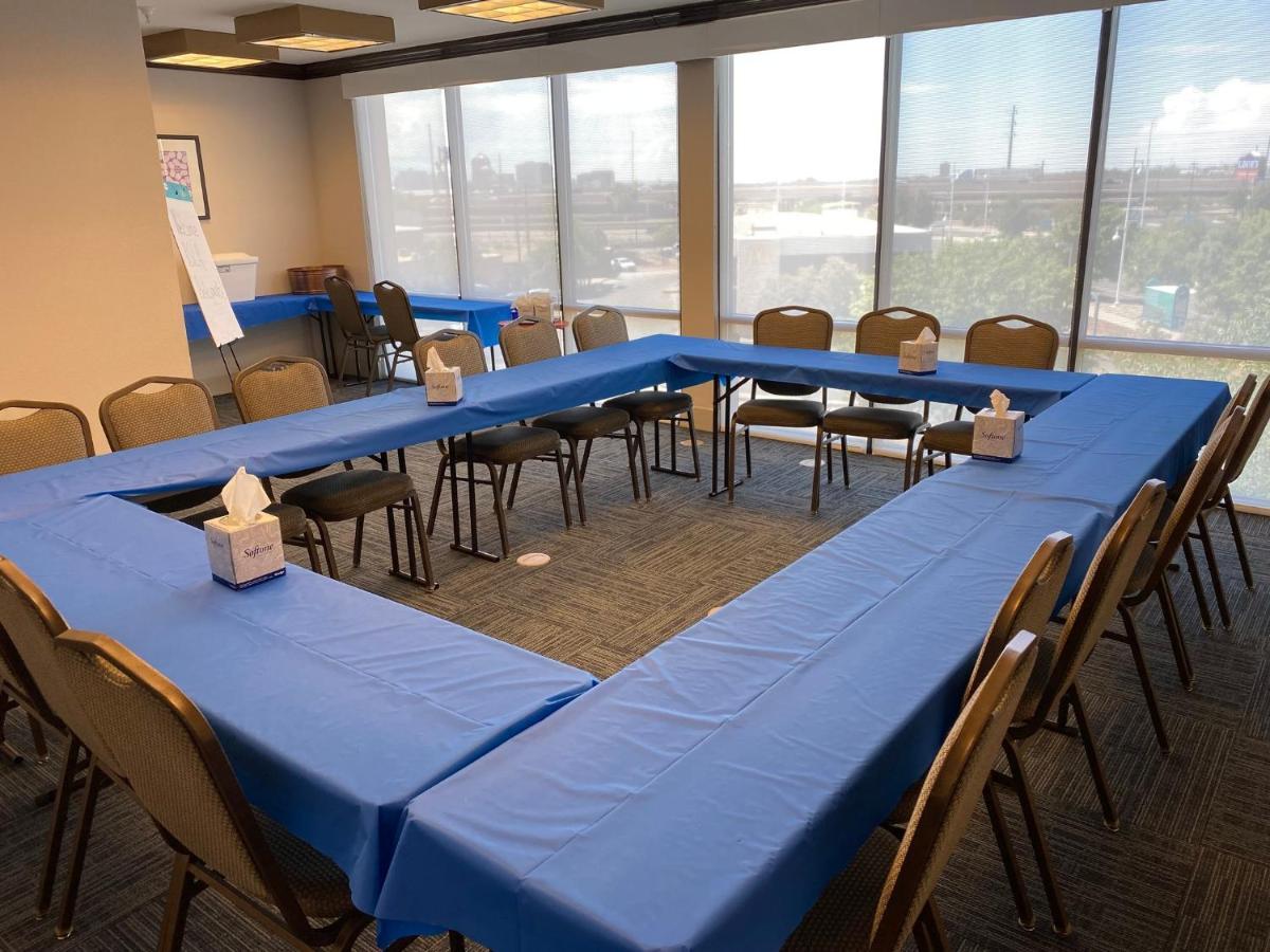 Holiday Inn Express & Suites Albuquerque Historic Old Town By Ihg Экстерьер фото