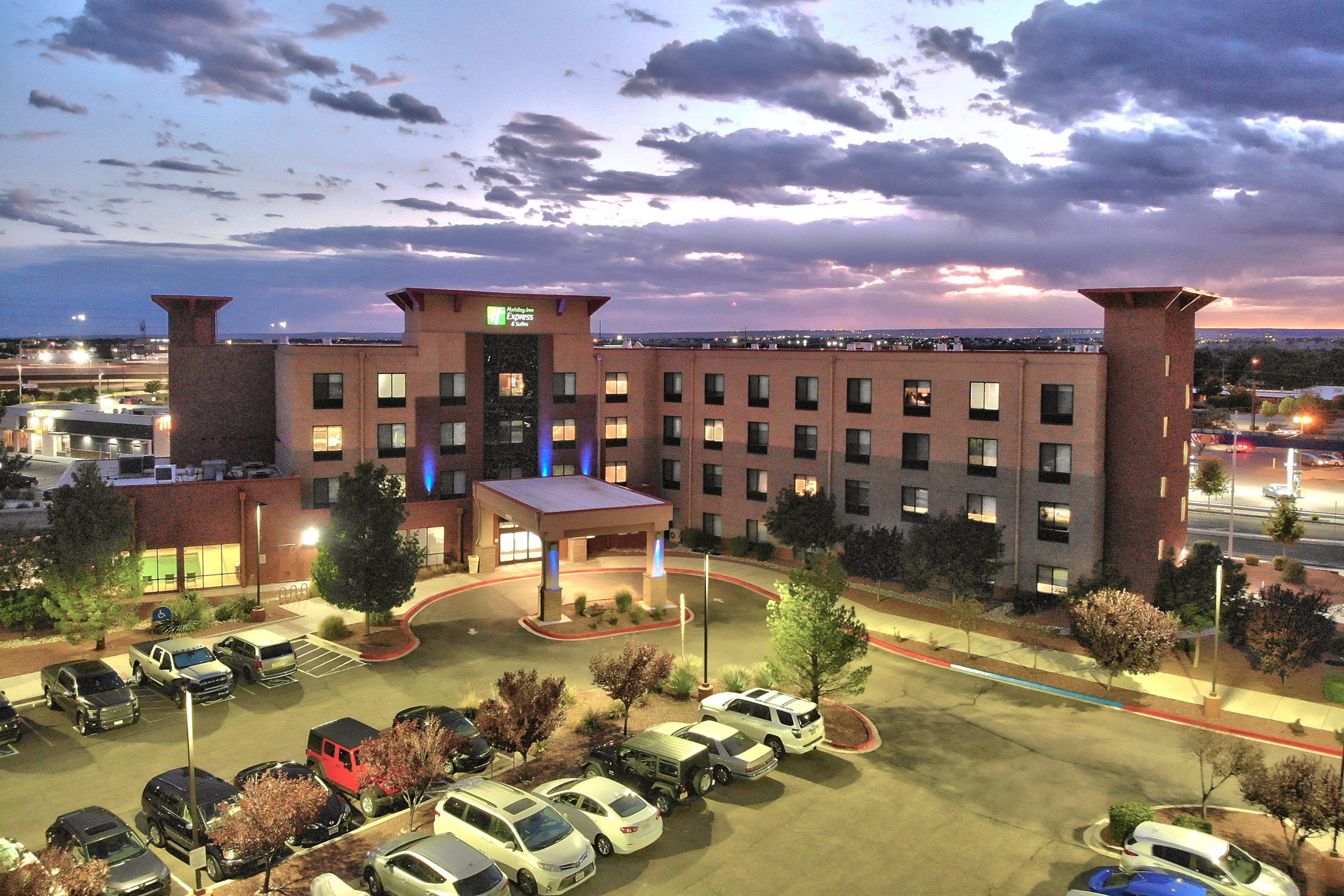 Holiday Inn Express & Suites Albuquerque Historic Old Town By Ihg Экстерьер фото